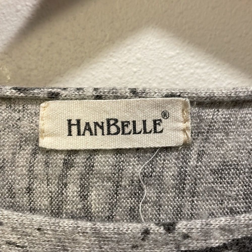 Han Belle newsprint woman’s three quarter length sleeve top - Picture 6 of 8